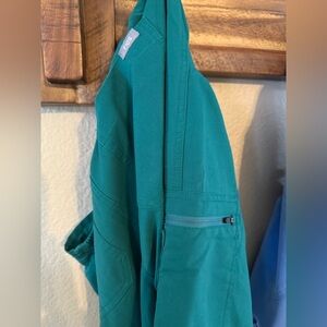 Figs Yola Scrub, green.